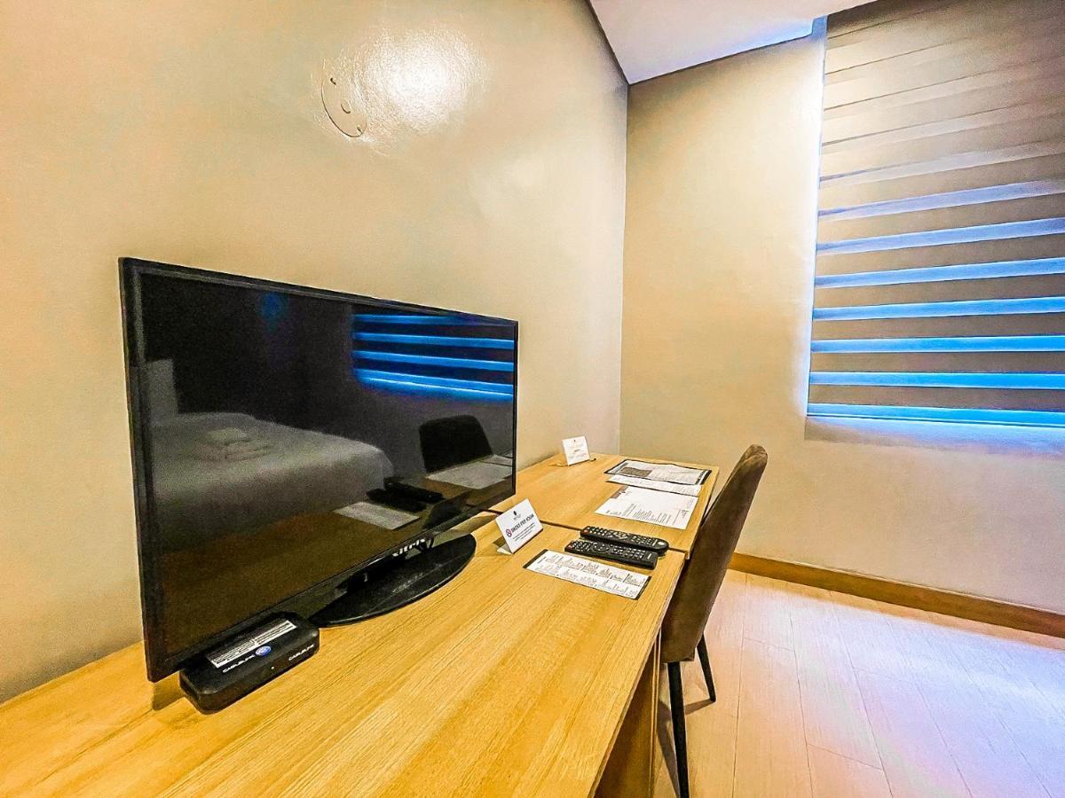 เมดิสัน 101 โฮเต็ล + ทาวเวอร์ Hotel เกซอนซิตี้ ภายนอก รูปภาพ