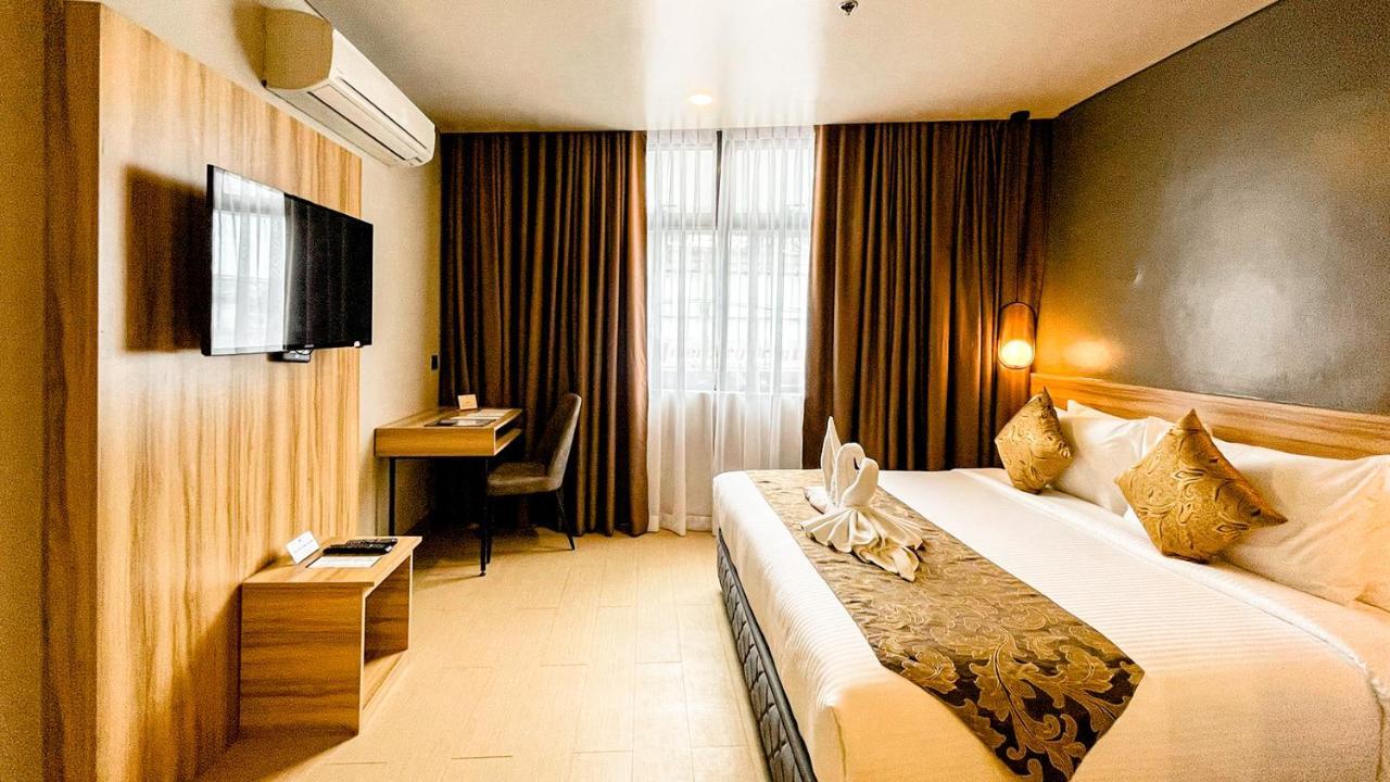 เมดิสัน 101 โฮเต็ล + ทาวเวอร์ Hotel เกซอนซิตี้ ภายนอก รูปภาพ