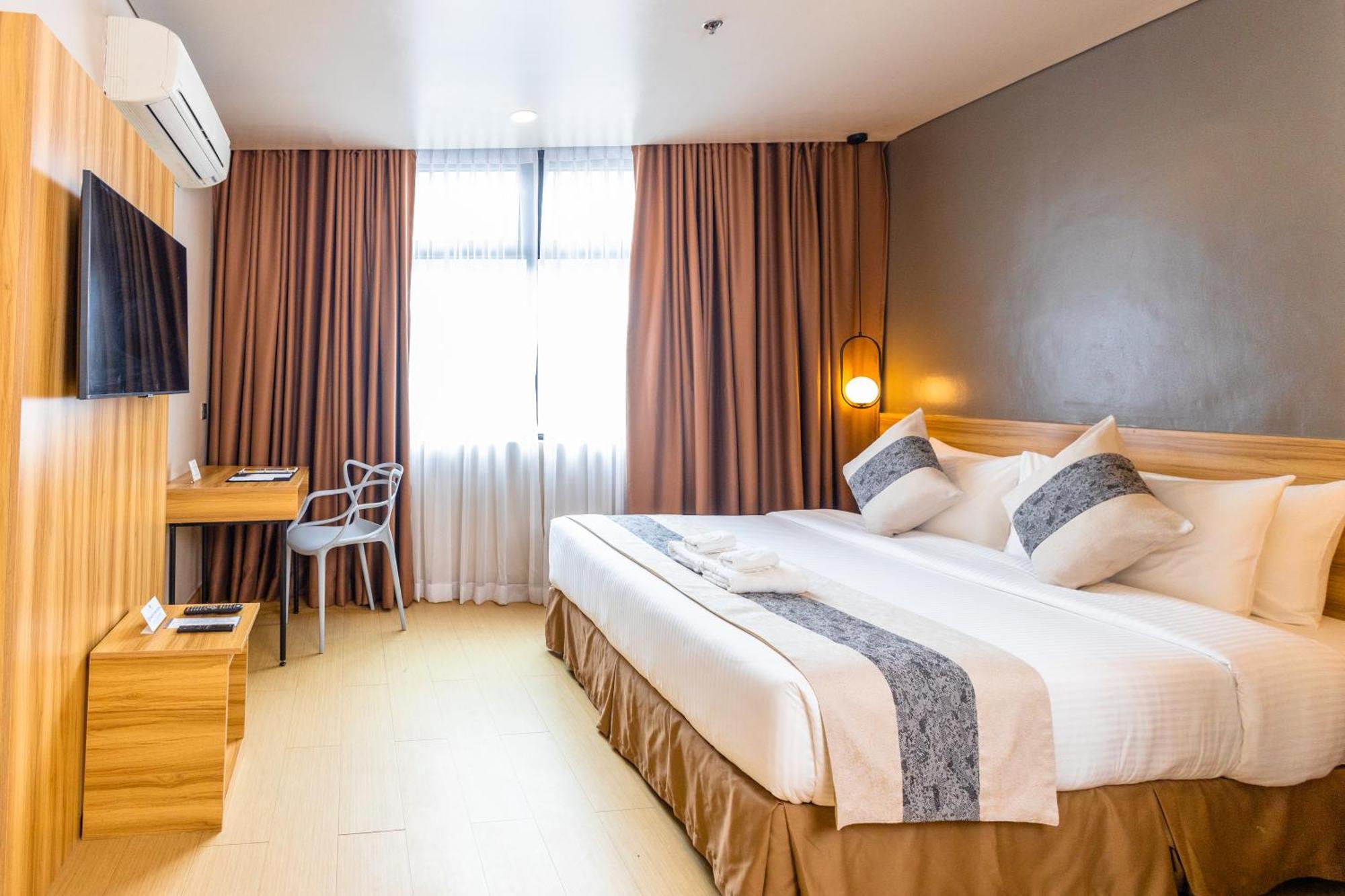 เมดิสัน 101 โฮเต็ล + ทาวเวอร์ Hotel เกซอนซิตี้ ภายนอก รูปภาพ