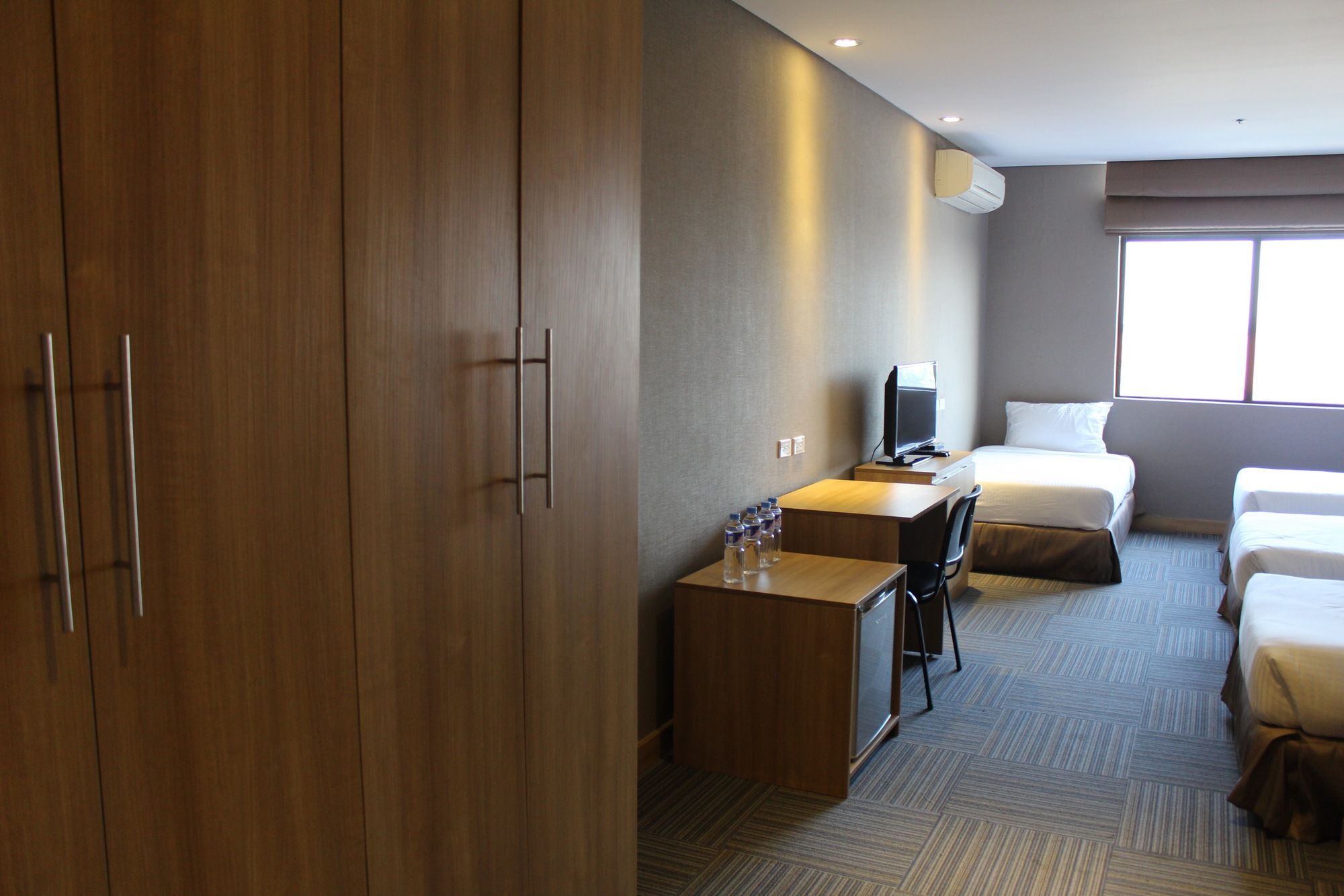 เมดิสัน 101 โฮเต็ล + ทาวเวอร์ Hotel เกซอนซิตี้ ภายนอก รูปภาพ