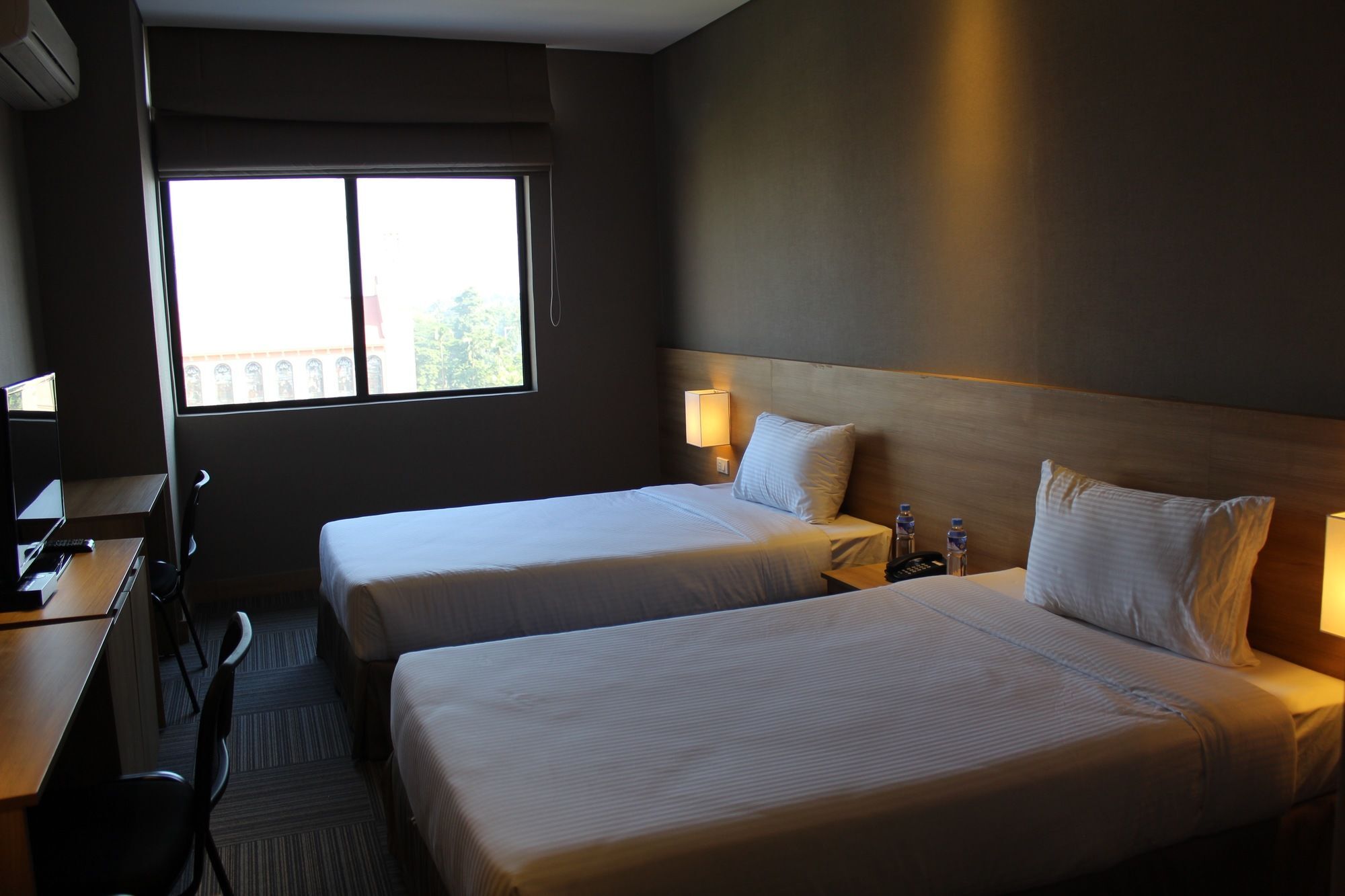 เมดิสัน 101 โฮเต็ล + ทาวเวอร์ Hotel เกซอนซิตี้ ภายนอก รูปภาพ