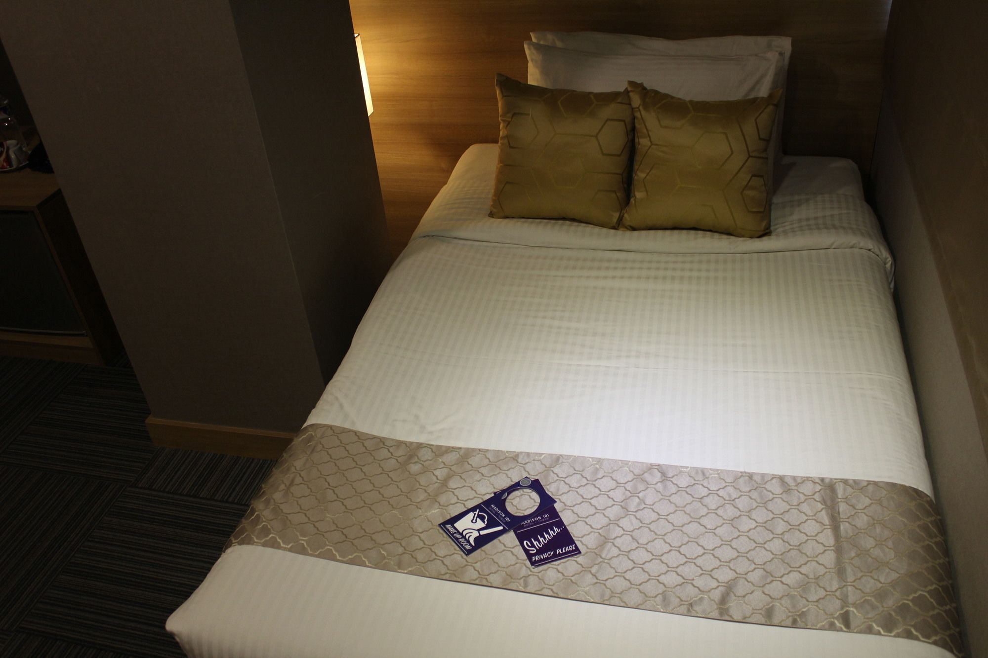 เมดิสัน 101 โฮเต็ล + ทาวเวอร์ Hotel เกซอนซิตี้ ภายนอก รูปภาพ