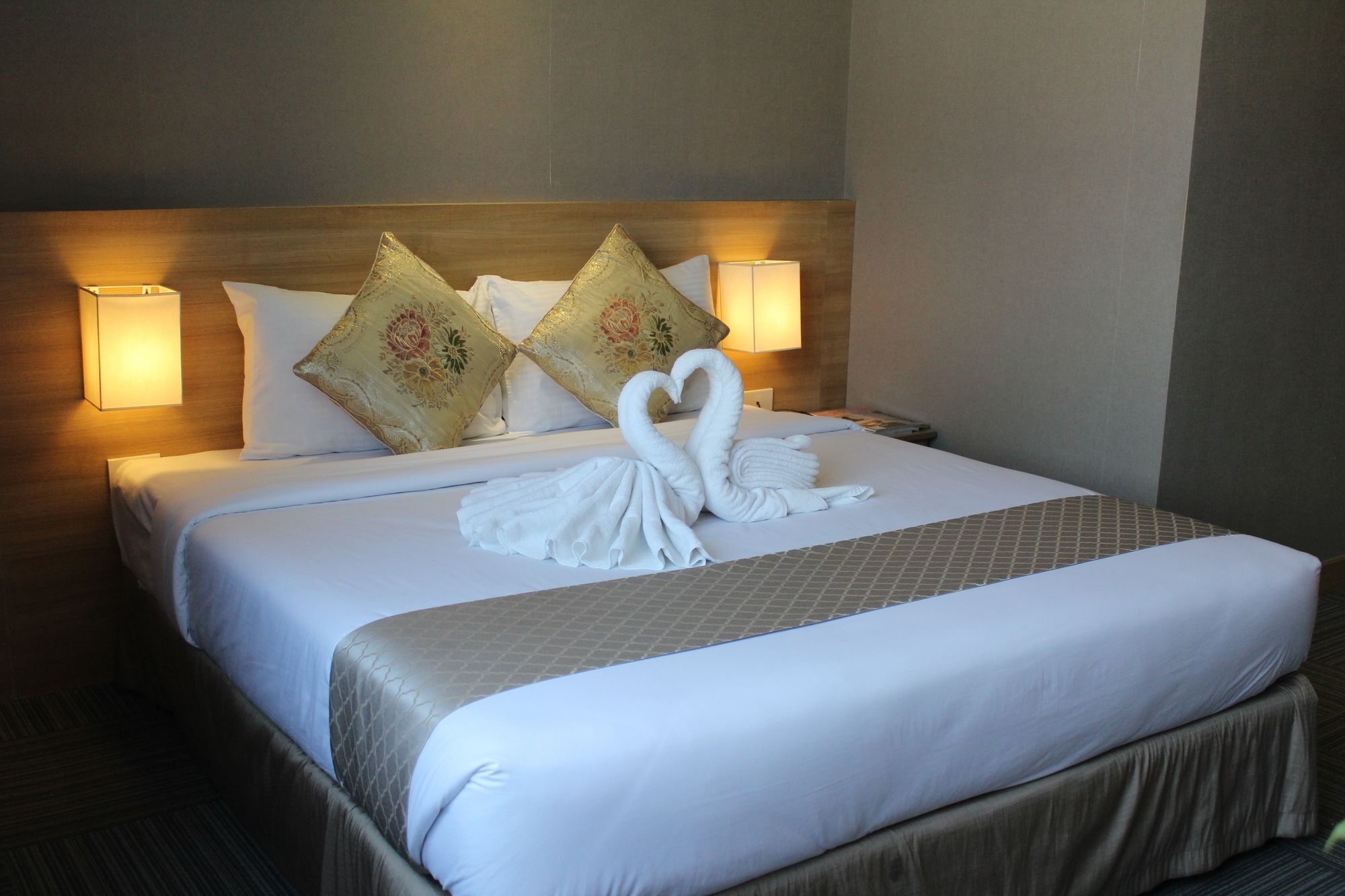 เมดิสัน 101 โฮเต็ล + ทาวเวอร์ Hotel เกซอนซิตี้ ภายนอก รูปภาพ