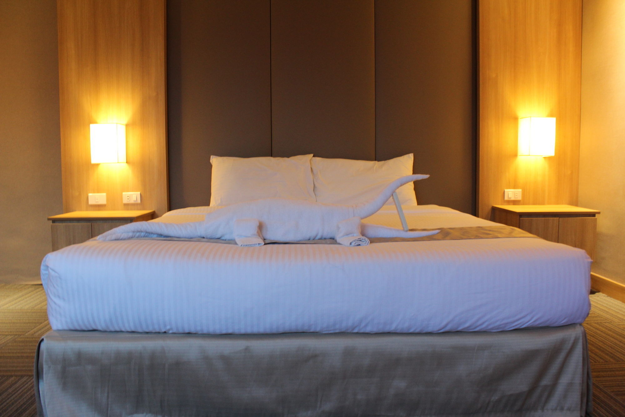 เมดิสัน 101 โฮเต็ล + ทาวเวอร์ Hotel เกซอนซิตี้ ภายนอก รูปภาพ