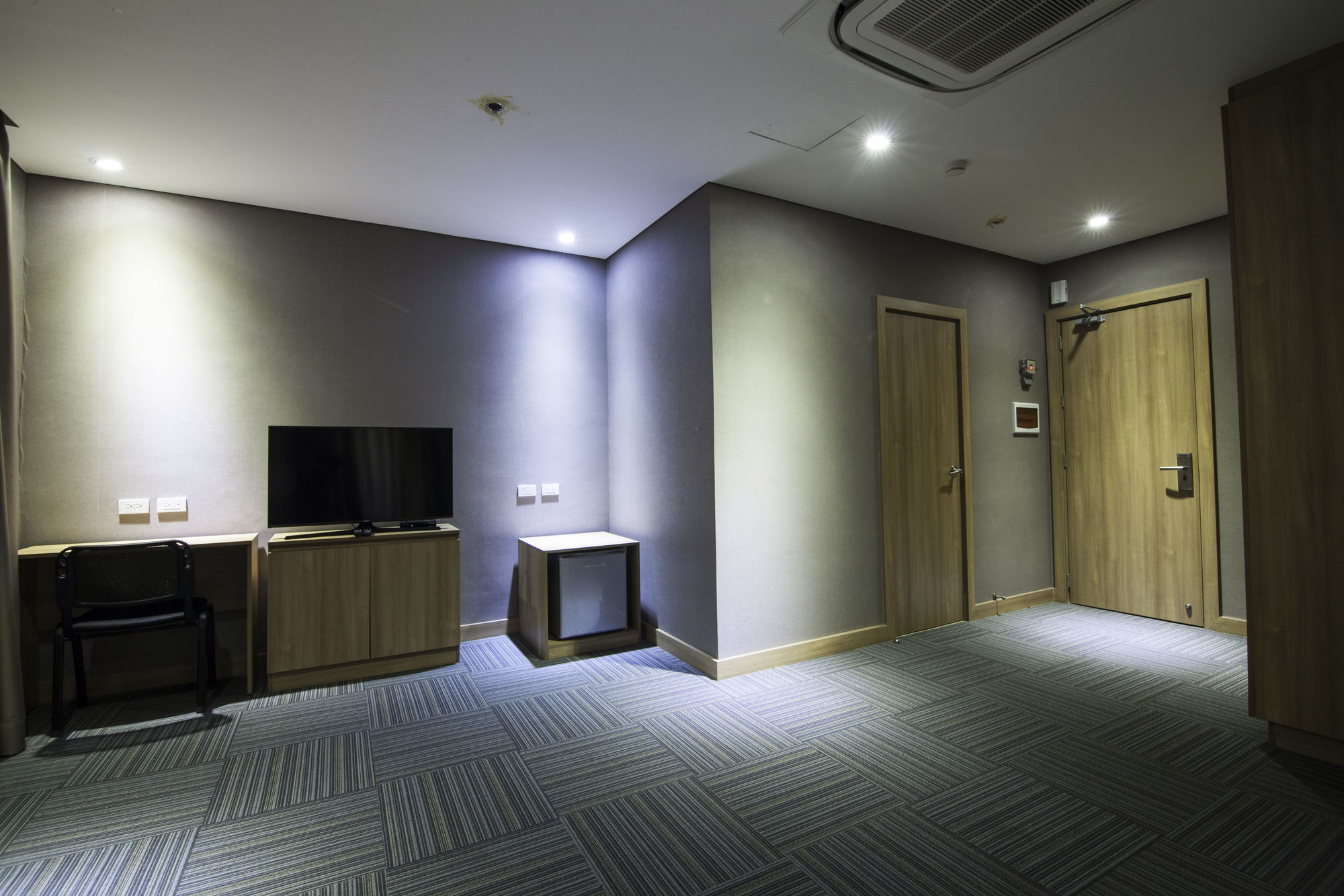 เมดิสัน 101 โฮเต็ล + ทาวเวอร์ Hotel เกซอนซิตี้ ภายนอก รูปภาพ